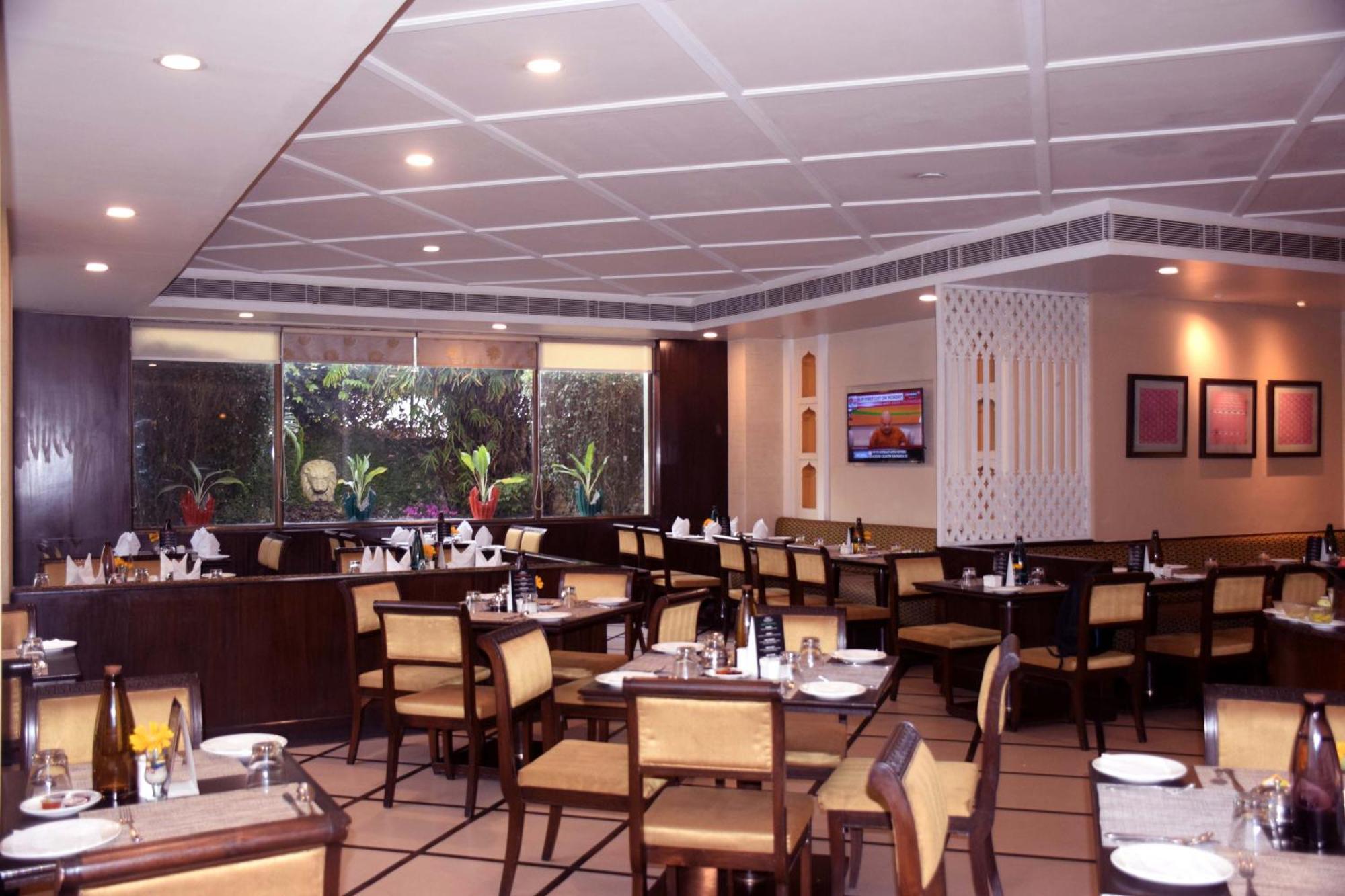 La Place Sarovar Portico Lucknow Eksteriør billede